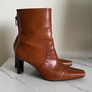 Unisa Cognac Vulcan Leather Pointed Square Toe Heeled Ankle Boot Size 7.5